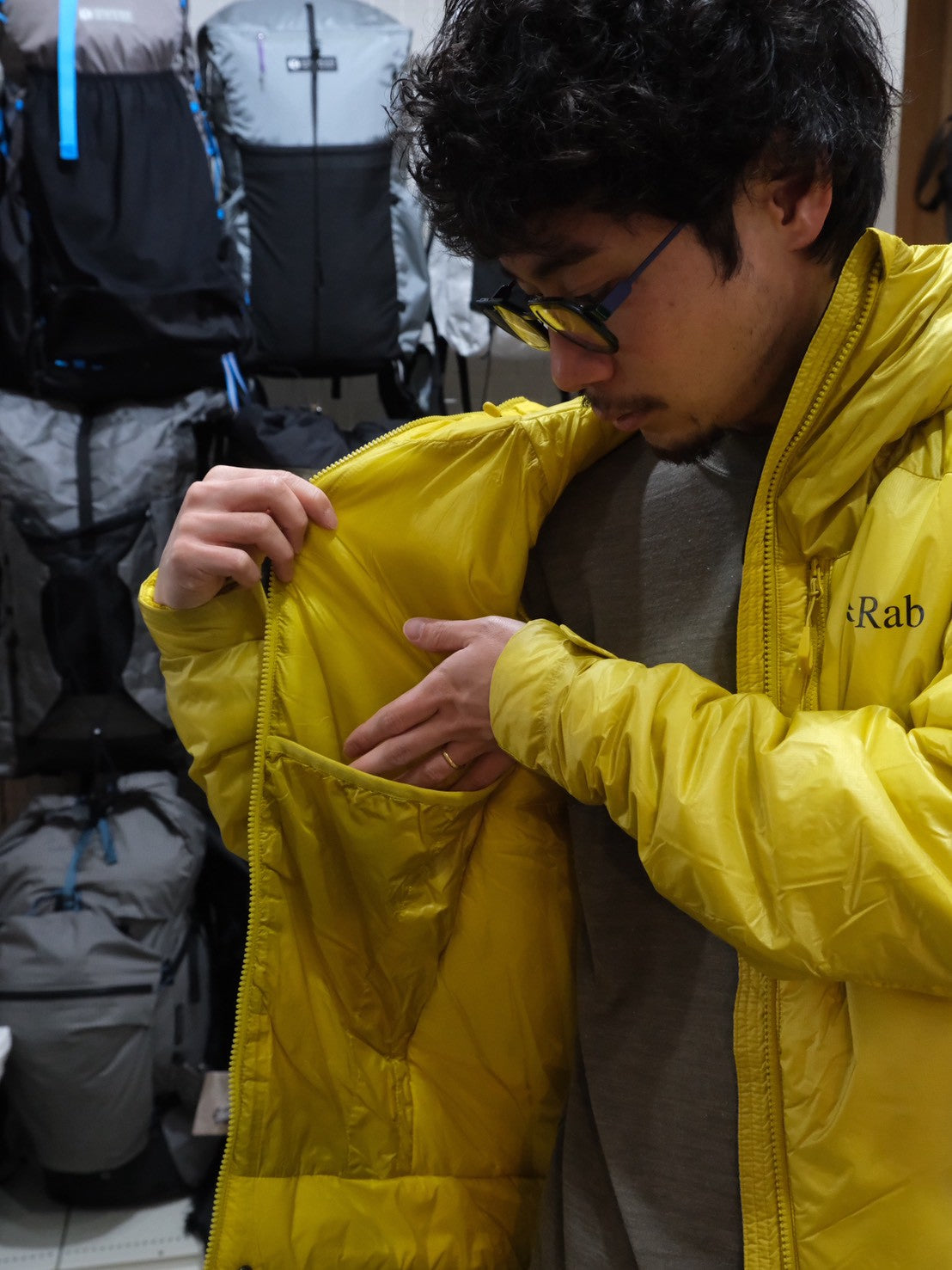Generator Alpine Jacket（最もあたたかいインシュレーション）【Rab】