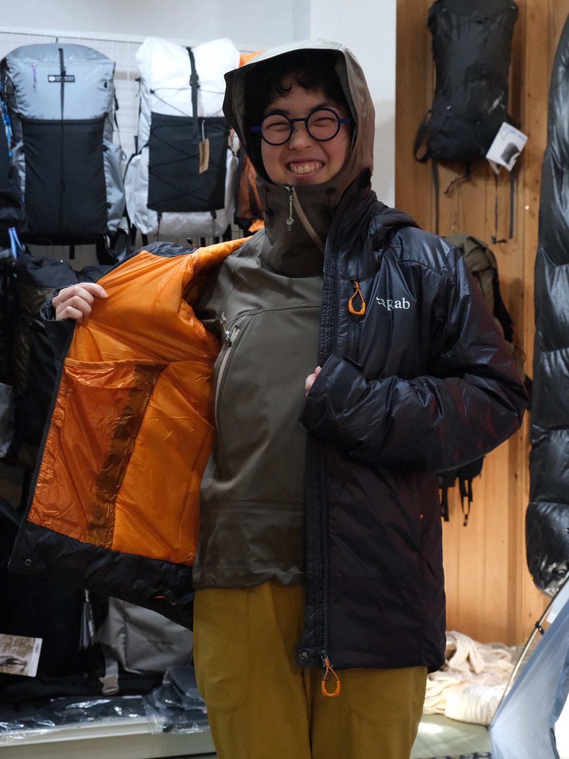 Generator Alpine Jacket（最もあたたかいインシュレーション）【Rab】