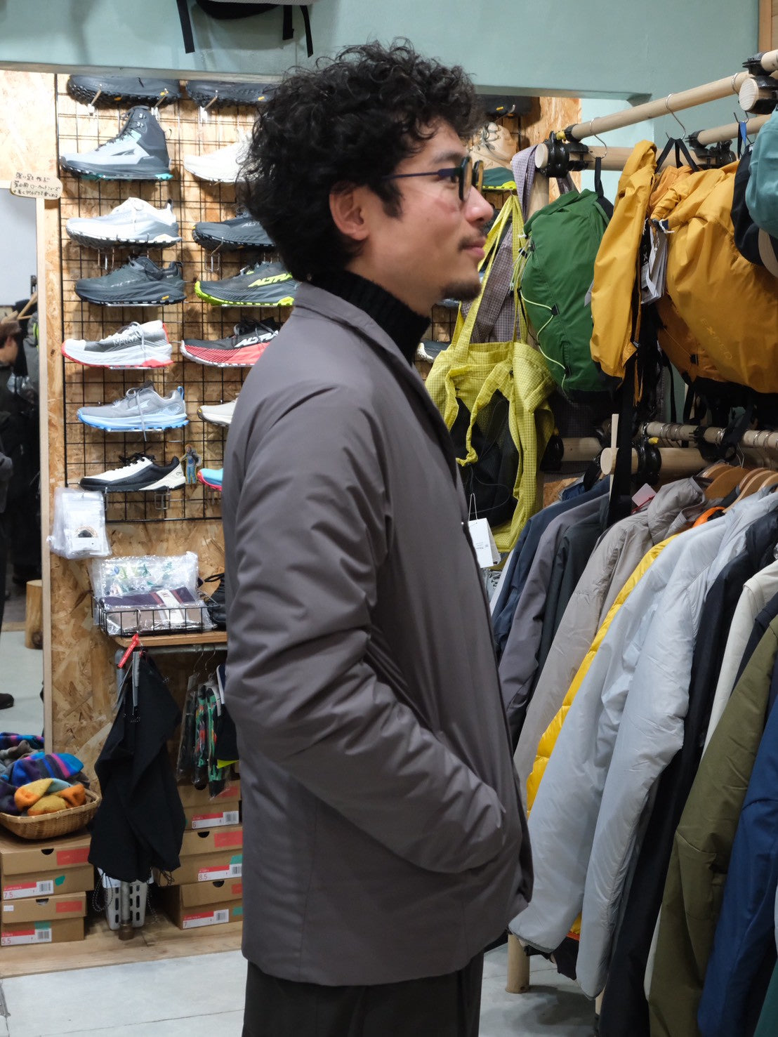 Ms Enfold Jacket（軽量・化繊綿のジャケット）【HOUDINI】