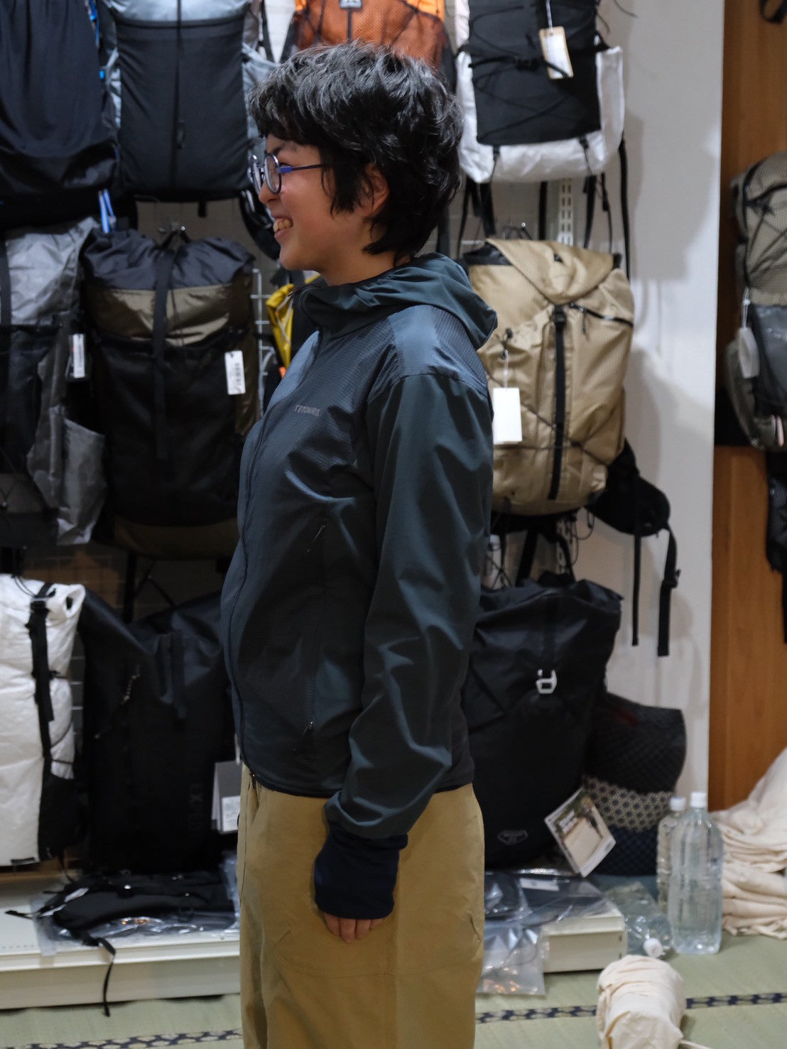 HPPE Wind Hoody（ウォッチウインドウ付き/手首に小銭や鍵が入る