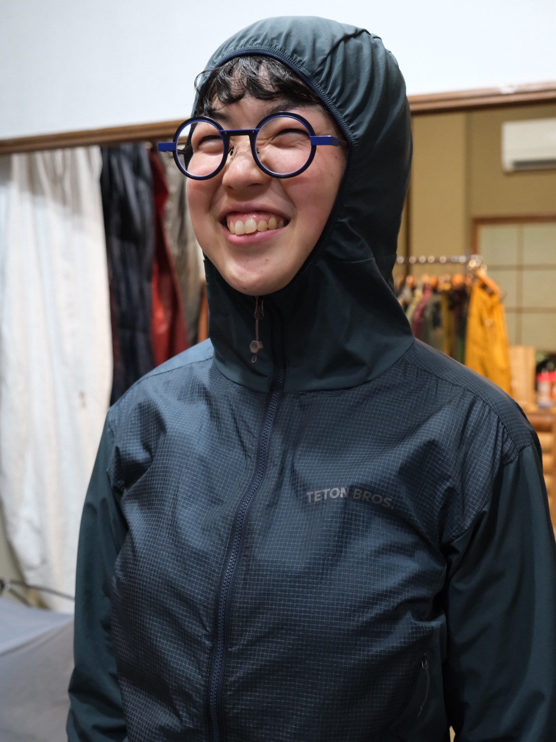 HPPE Wind Hoody（ウォッチウインドウ付き/手首に小銭や鍵が入るポケット）【Teton Bros.】
