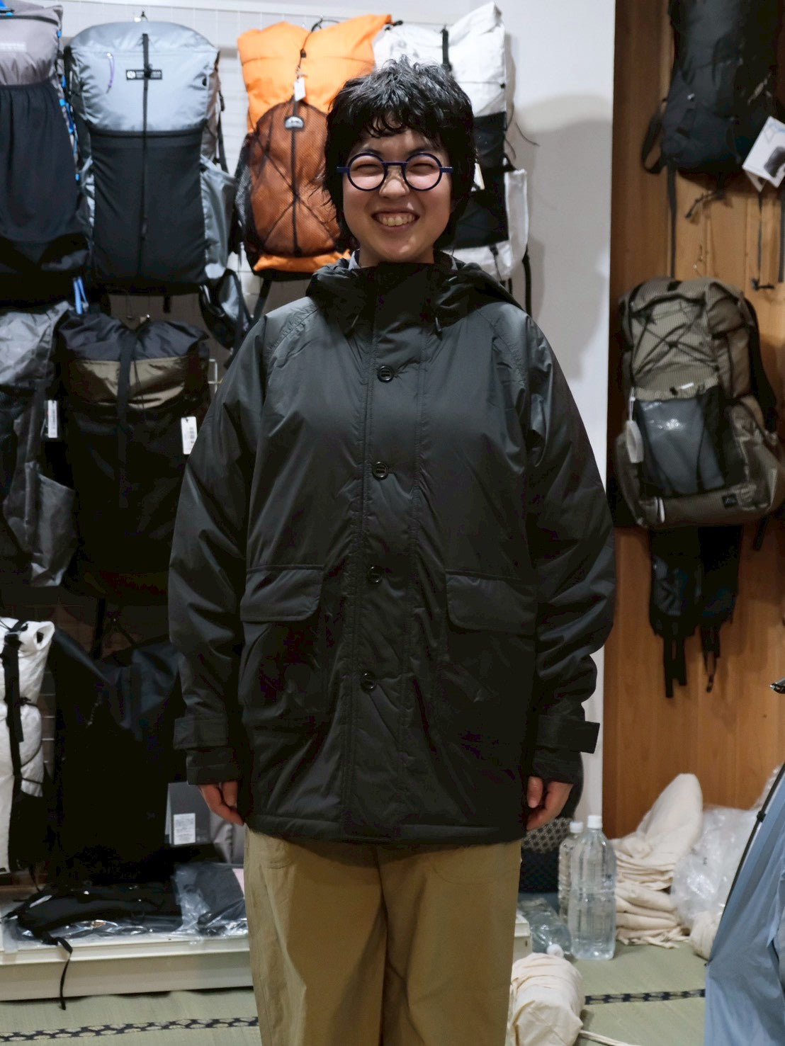 中綿入りのコート（ダウンのような軽さと暖かさ）【AXESQUIN ELEMENTS】