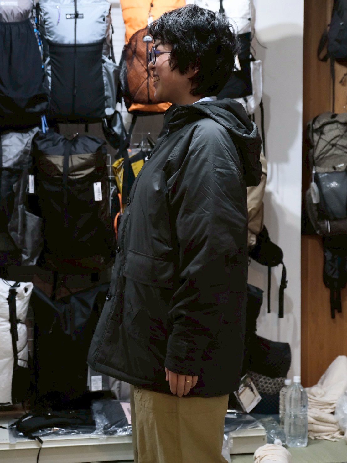 中綿入りのコート（ダウンのような軽さと暖かさ）【AXESQUIN ELEMENTS】