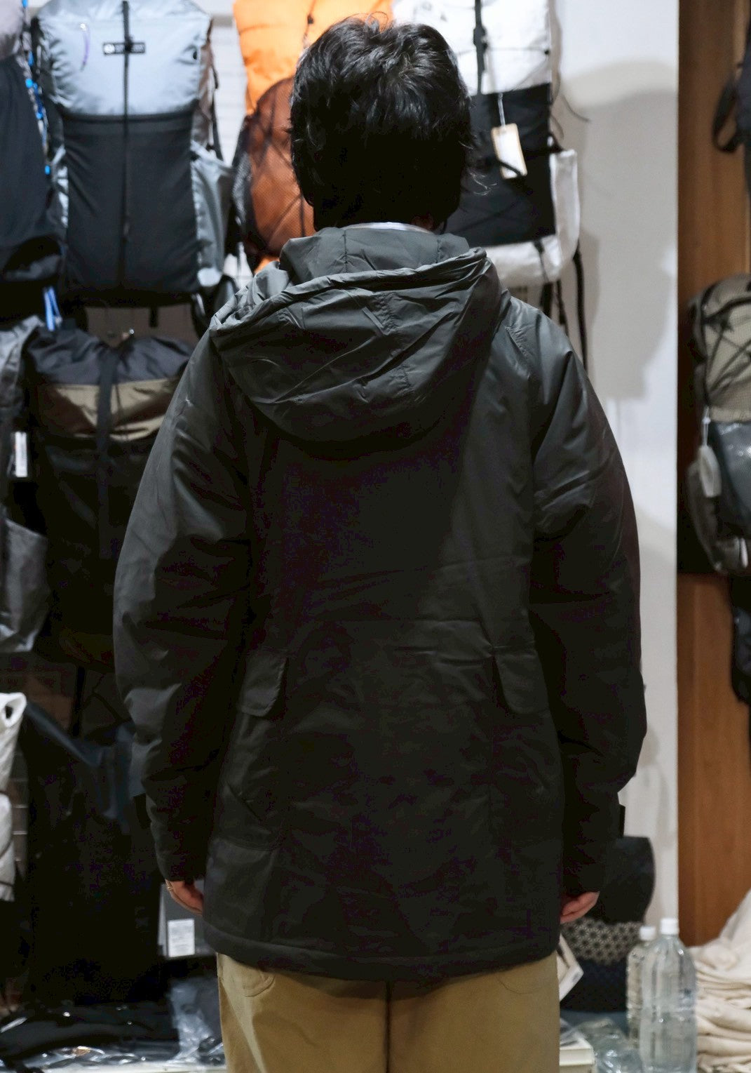 中綿入りのコート（ダウンのような軽さと暖かさ）【AXESQUIN ELEMENTS】