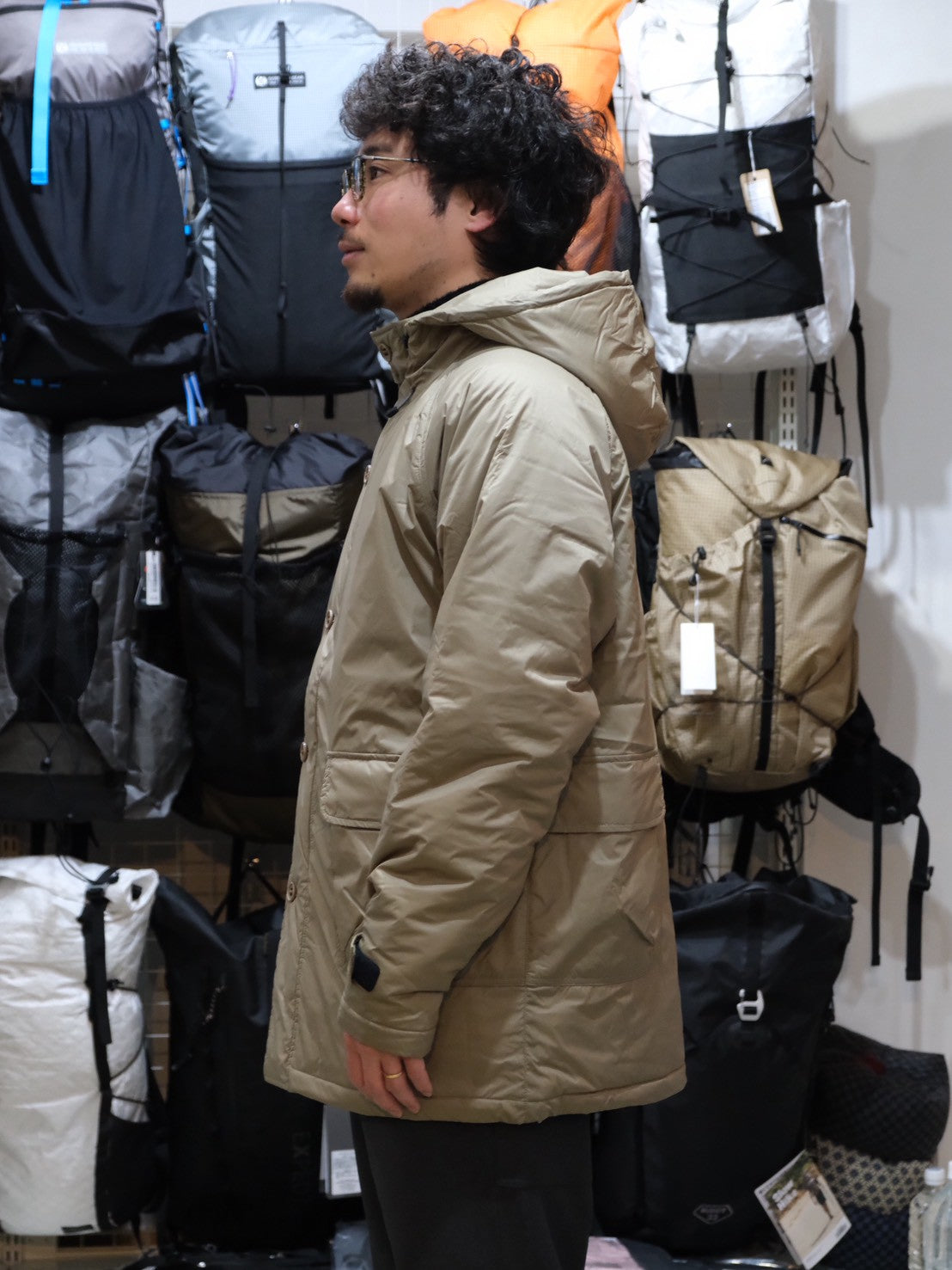 中綿入りのコート（ダウンのような軽さと暖かさ）【AXESQUIN ELEMENTS】