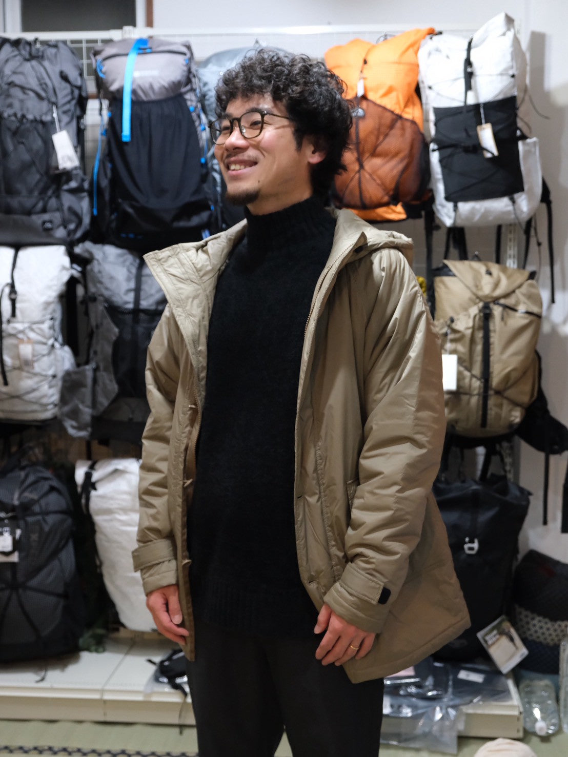 中綿入りのコート（ダウンのような軽さと暖かさ）【AXESQUIN ELEMENTS】