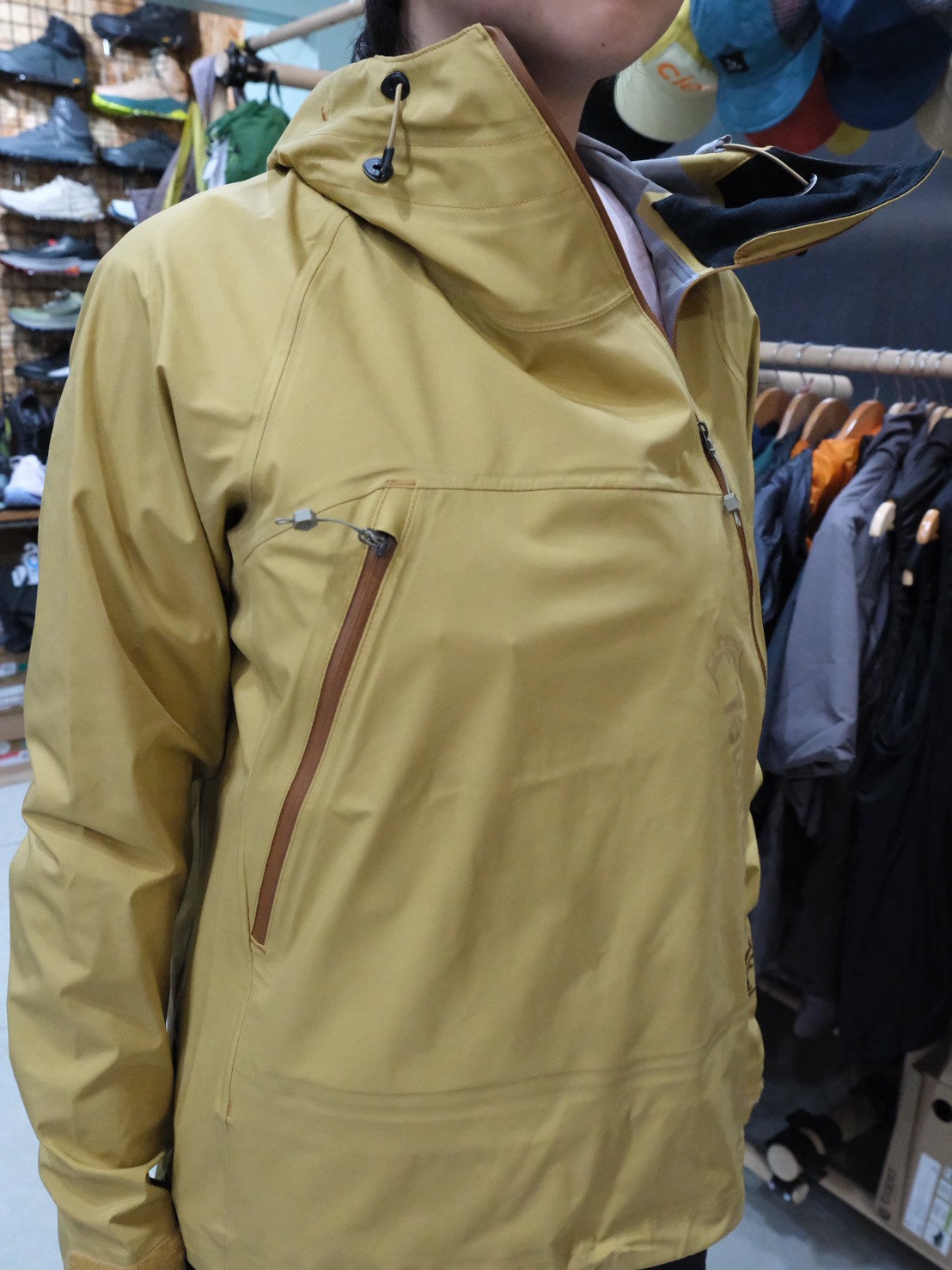 WS Lady Bug Jacket ハードシェル（通気性/軽量/ストレッチ）【Teton