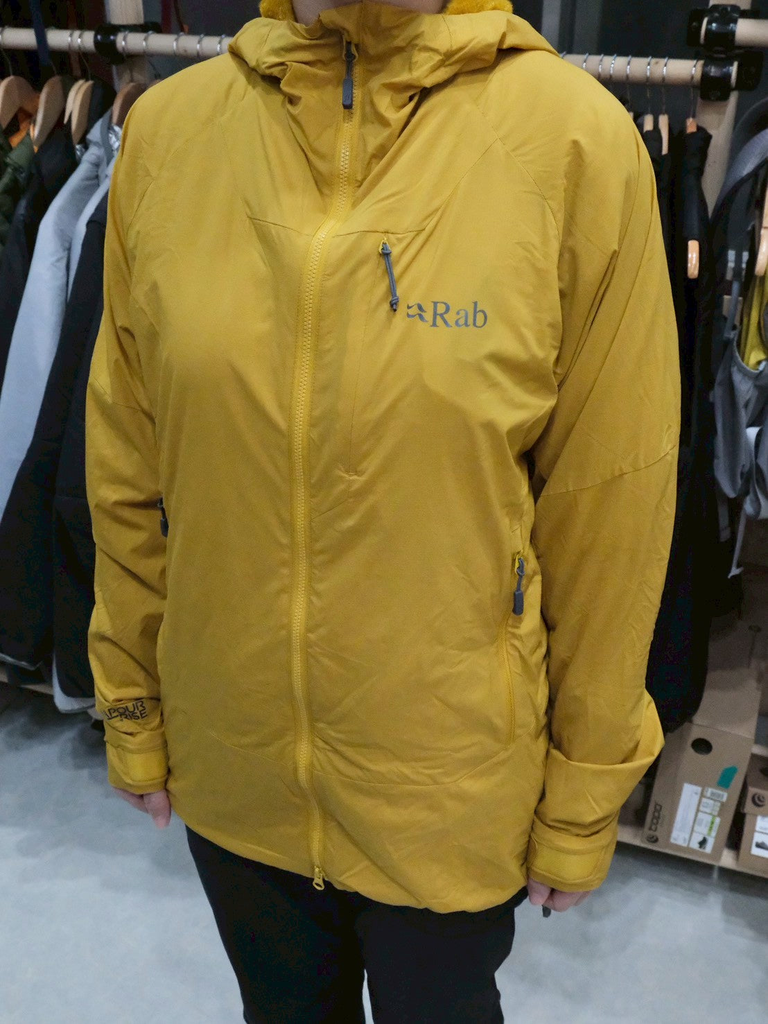 VR Summit Jacket（オクタ/前開き）【Rab】