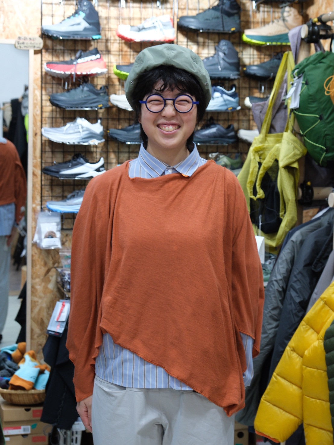 ズキン・デ・ポンチョ（マルチウォームな速乾メリノウール）【AXESQUIN 凌】