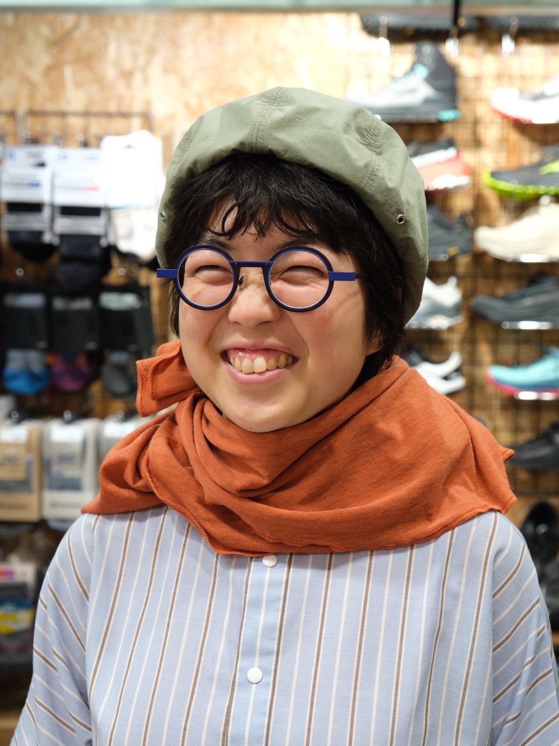 ズキン・デ・ポンチョ（マルチウォームな速乾メリノウール）【AXESQUIN 凌】