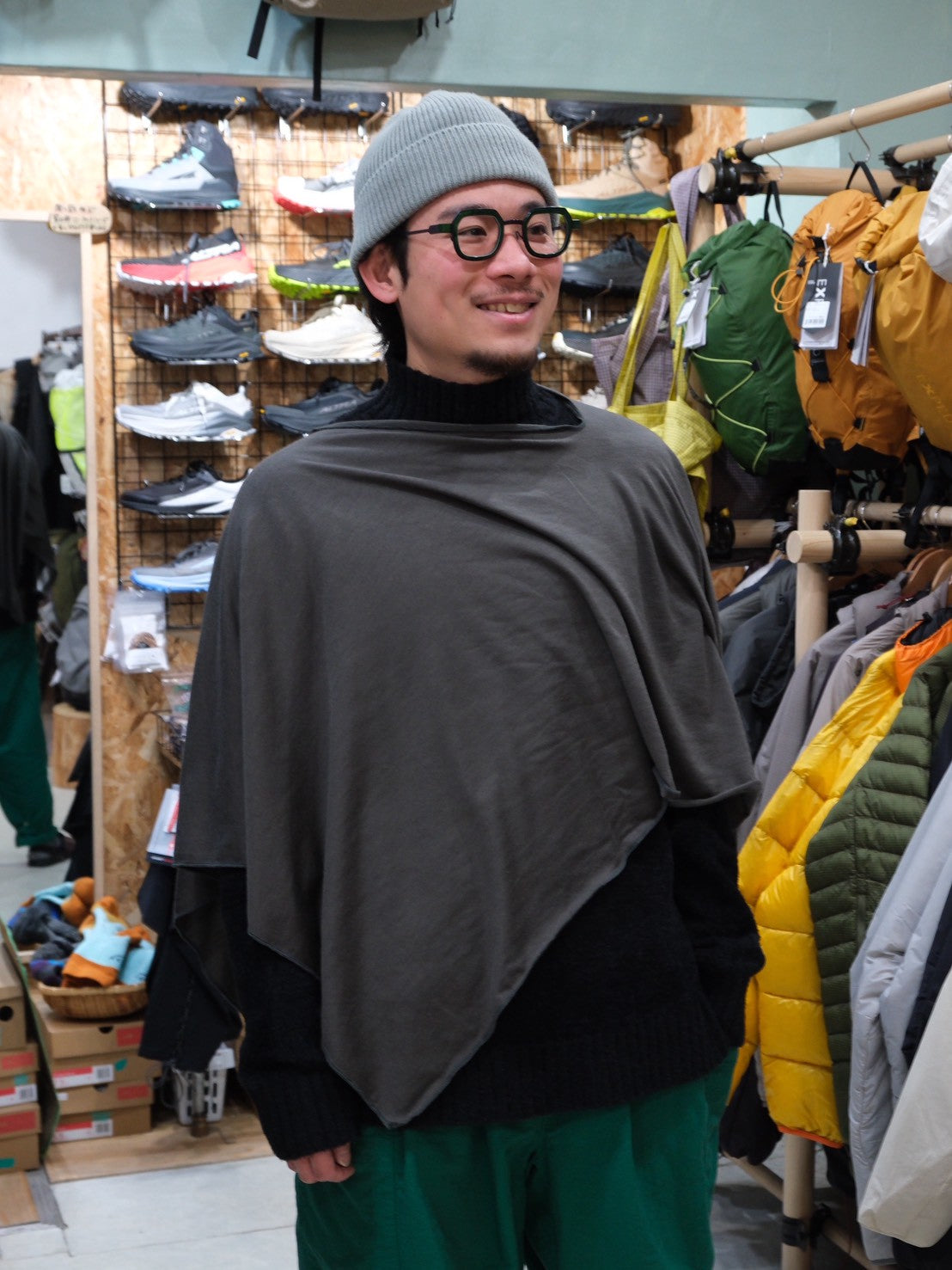 ズキン・デ・ポンチョ（マルチウォームな速乾メリノウール）【AXESQUIN 凌】