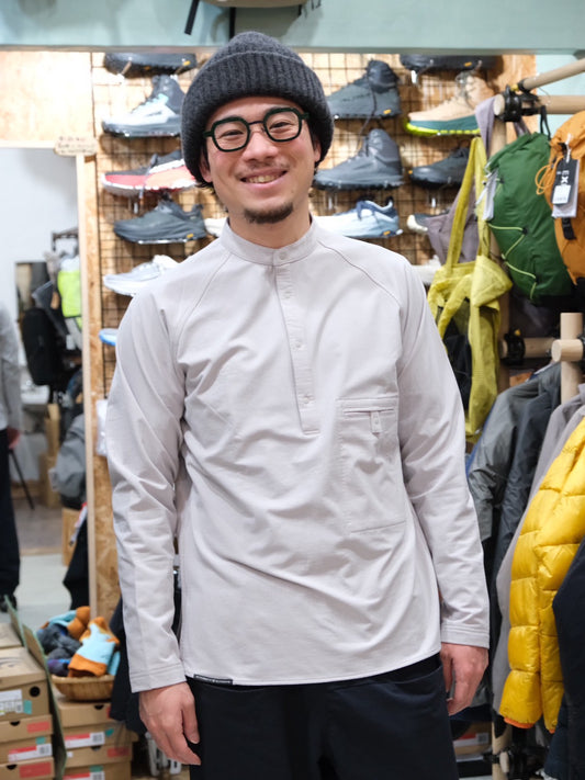 ソフトシェルフリースのプルオーバーシャツ【裏地ウールな暑すぎない保温シャツ】【AXESQUIN ELEMENTS】