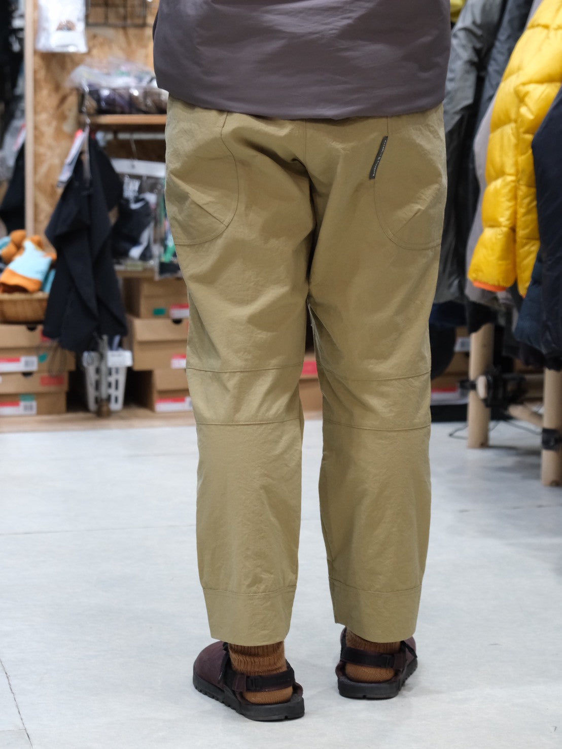 ヴィンテージナイロンのパンツ〈2025AW〉（コットンライクなナイロンパンツ）【AXESQUIN ELEMENTS】