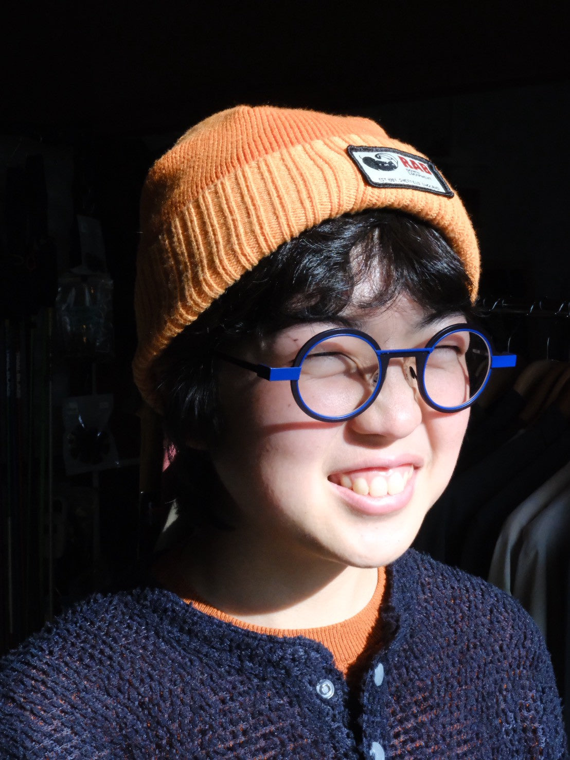 Essential Beanie（ポリエステル100％／レトロなロゴ付きニット帽
