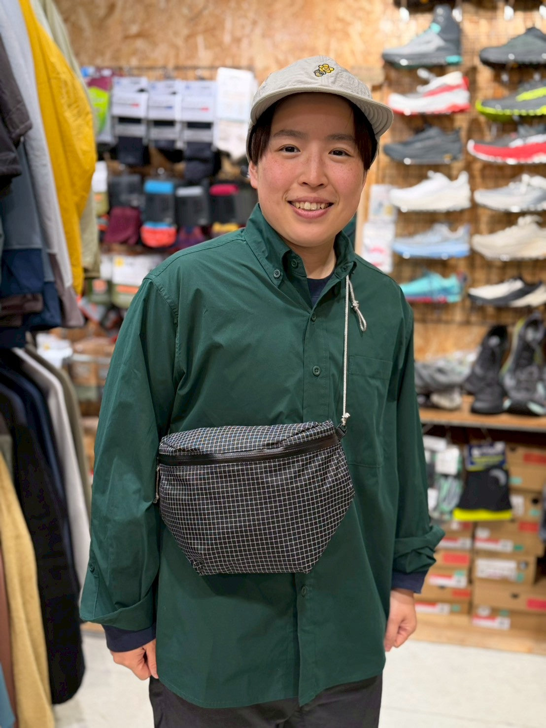 KHANPA LA PACK（お辞儀をしても揺れにくい、体にフィットするサコッシュ）【WANDERLUST EQUIPMENT】