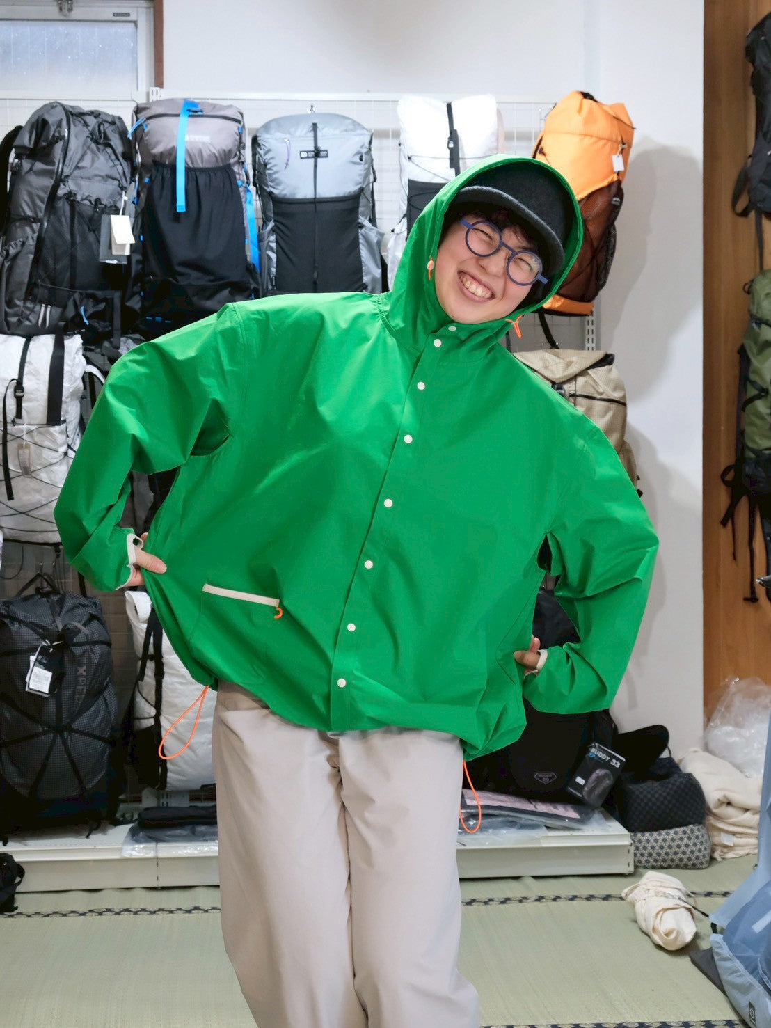 Tell Tell Hoody（ベンチレーション付き/程よく蒸れを逃がす防風シェル）【SANKAKU STAND】