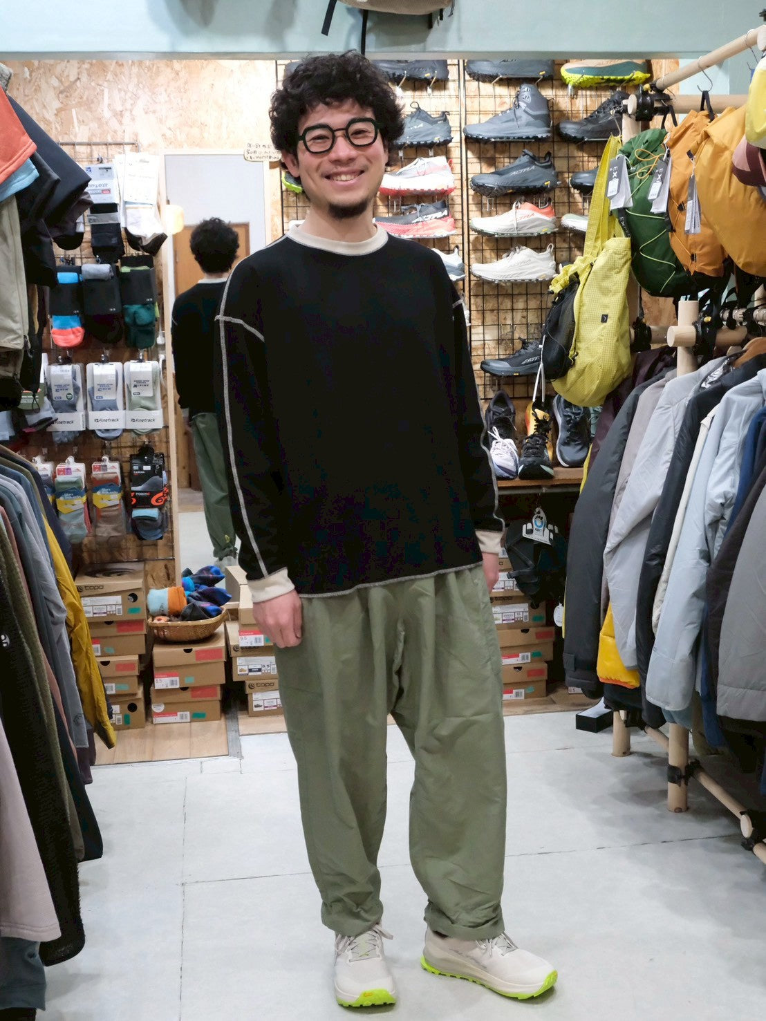 オテンバパンツ2026（ワイドで裾が絞れる中厚手のパンツ）【SANKAKU STAND × AXESQUIN】