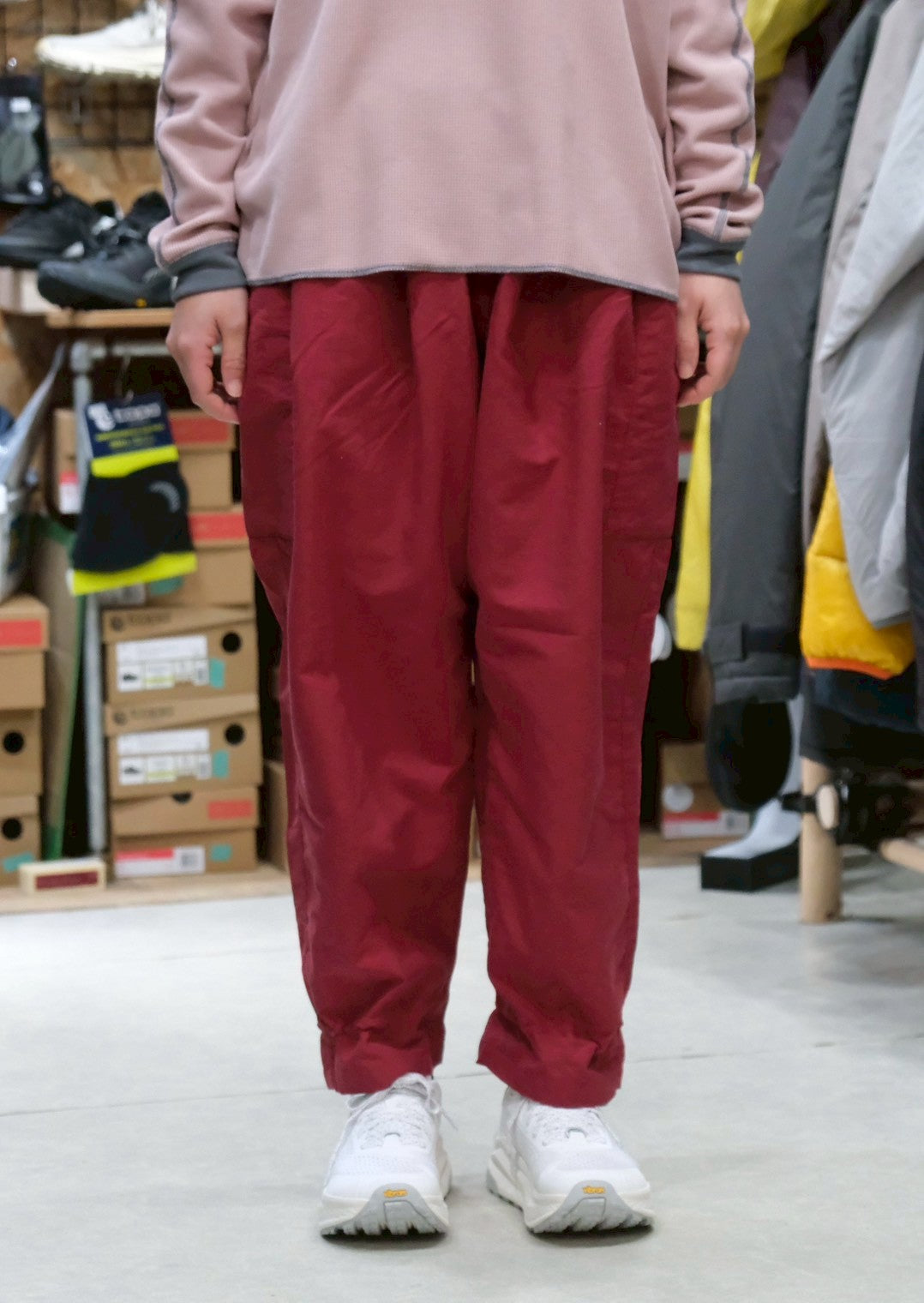 オテンバパンツ2026（ワイドで裾が絞れる中厚手のパンツ）【SANKAKU STAND × AXESQUIN】