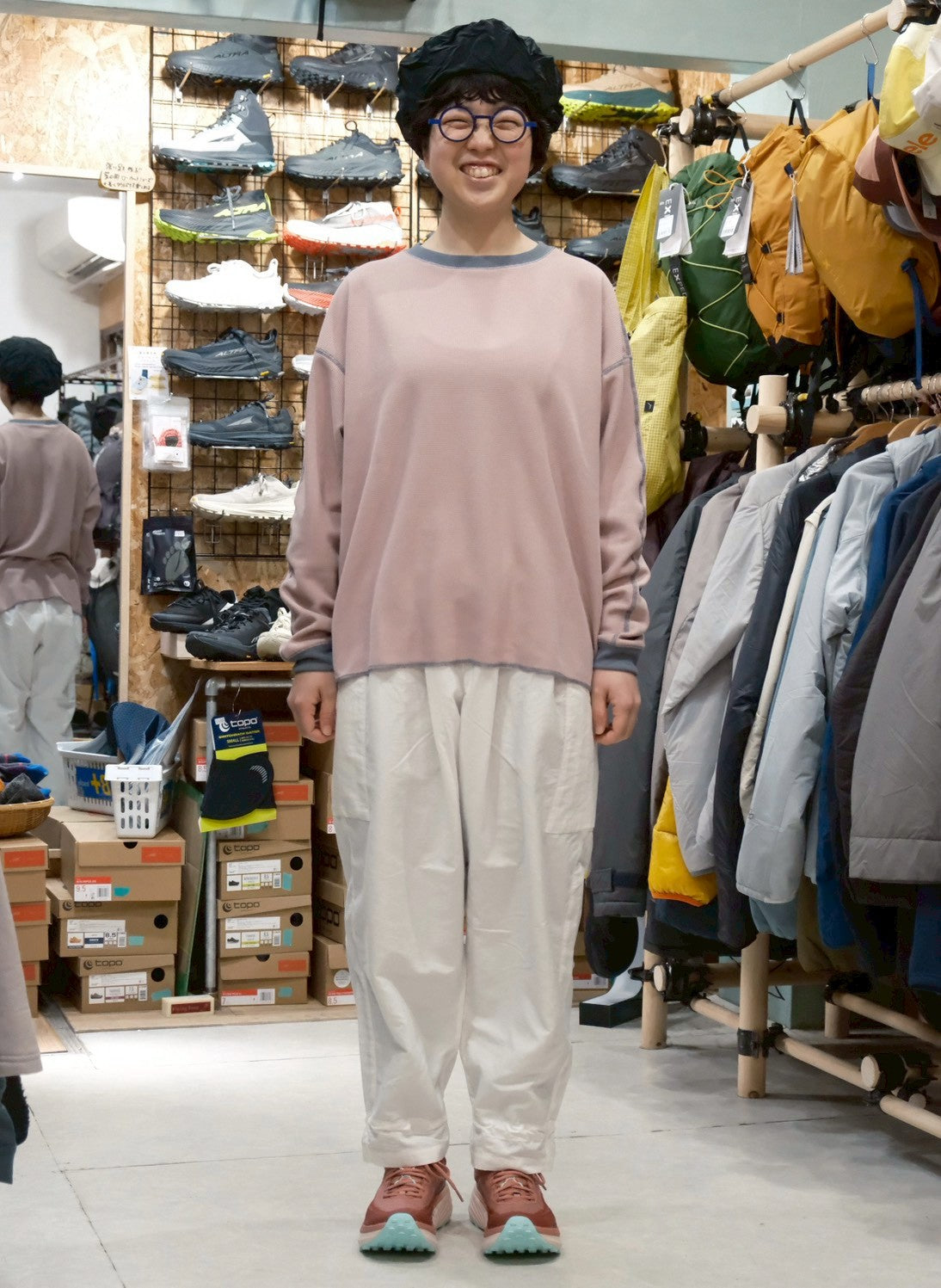 オテンバパンツ2026（ワイドで裾が絞れる中厚手のパンツ）【SANKAKU STAND × AXESQUIN】