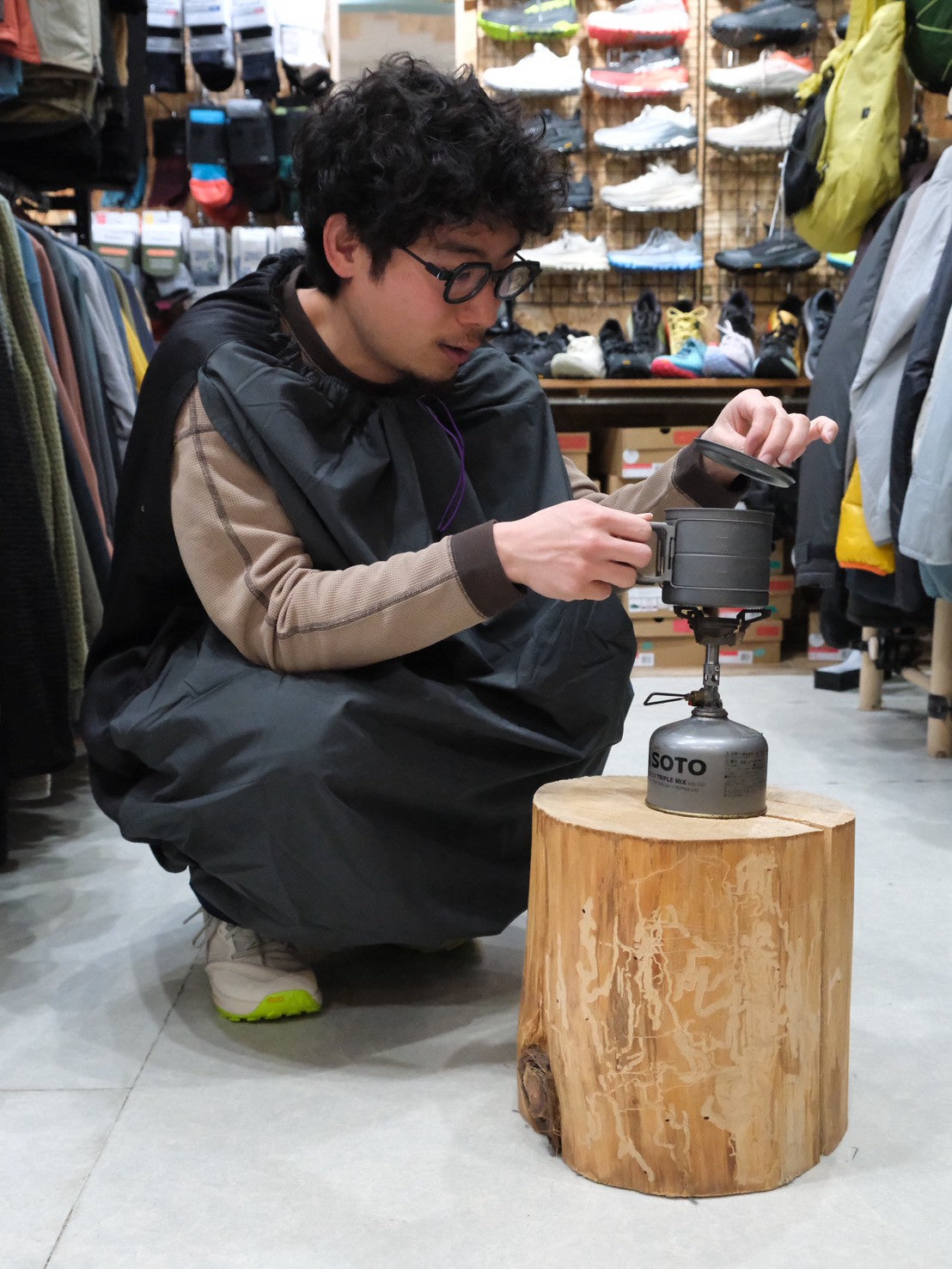オクタのアグラスカート（あぐらをかけるマルチ防寒具）【SANKAKU STAND×AXESQUIN】