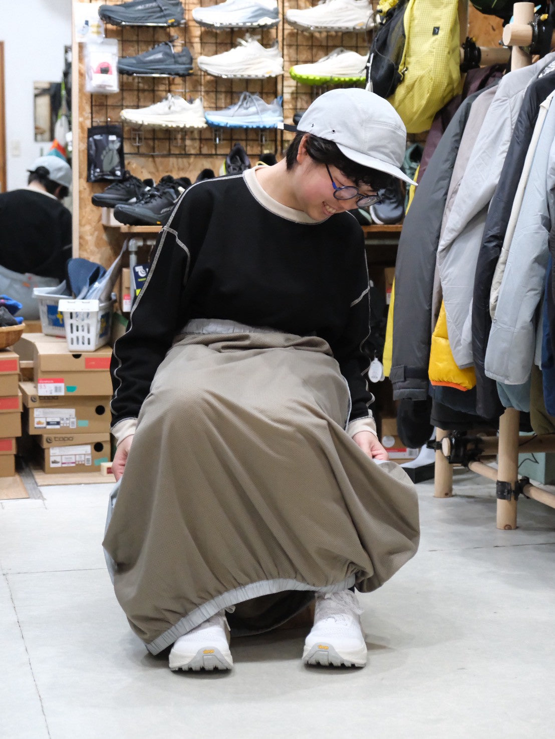 オクタのアグラスカート（あぐらをかけるマルチ防寒具）【SANKAKU STAND×AXESQUIN】