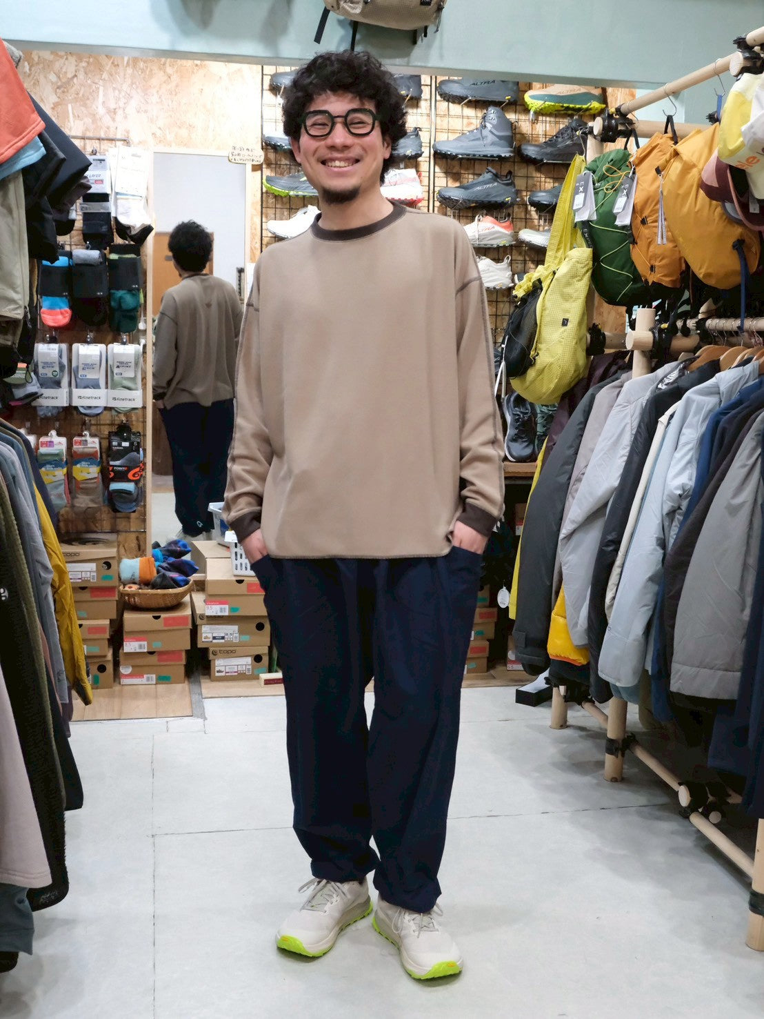 オテンバパンツ2026（ワイドで裾が絞れる中厚手のパンツ）【SANKAKU STAND × AXESQUIN】