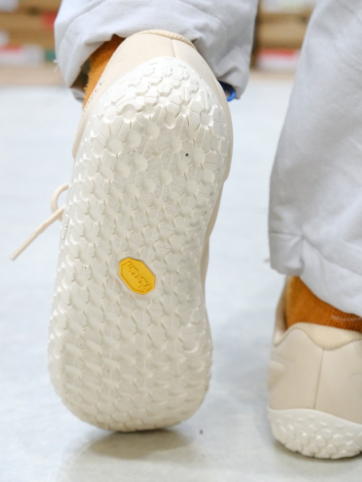 VAPOR GLOVE 7 LEATHER Women's（ベアフットシューズ / ソール6mm厚）【MERRELL】