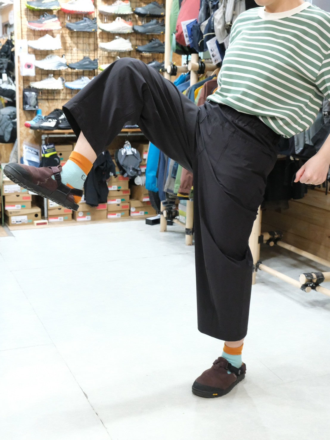 ソフトシェルのカーブパンツ（ストレッチ抜群！ノンストレスパンツ）【AXESQUIN ELEMENTS】