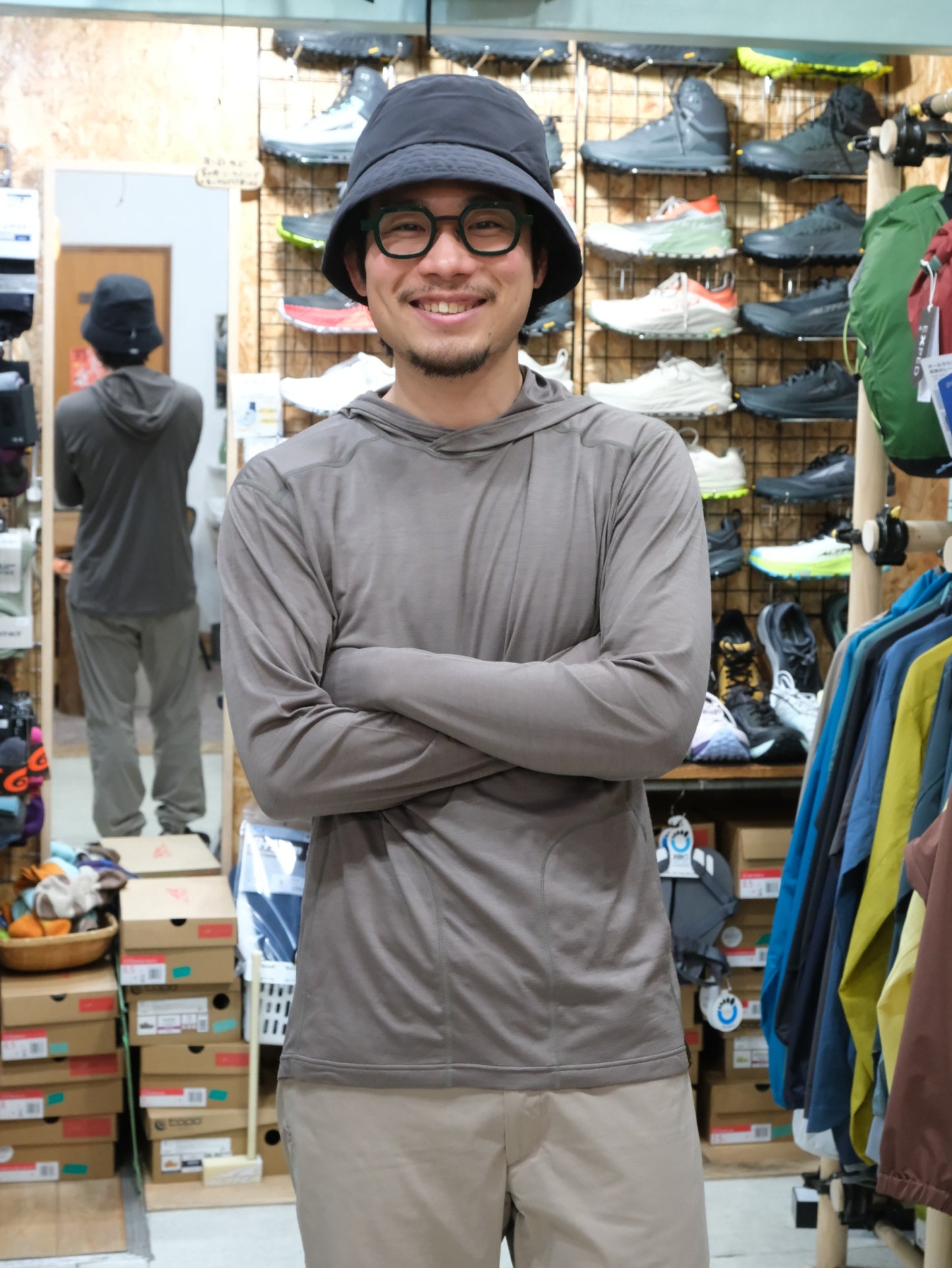 Axio Lite Hoody Mens（ウールとポリエステルで防臭・速乾/極薄手で暑くない）【Teton Bros.】