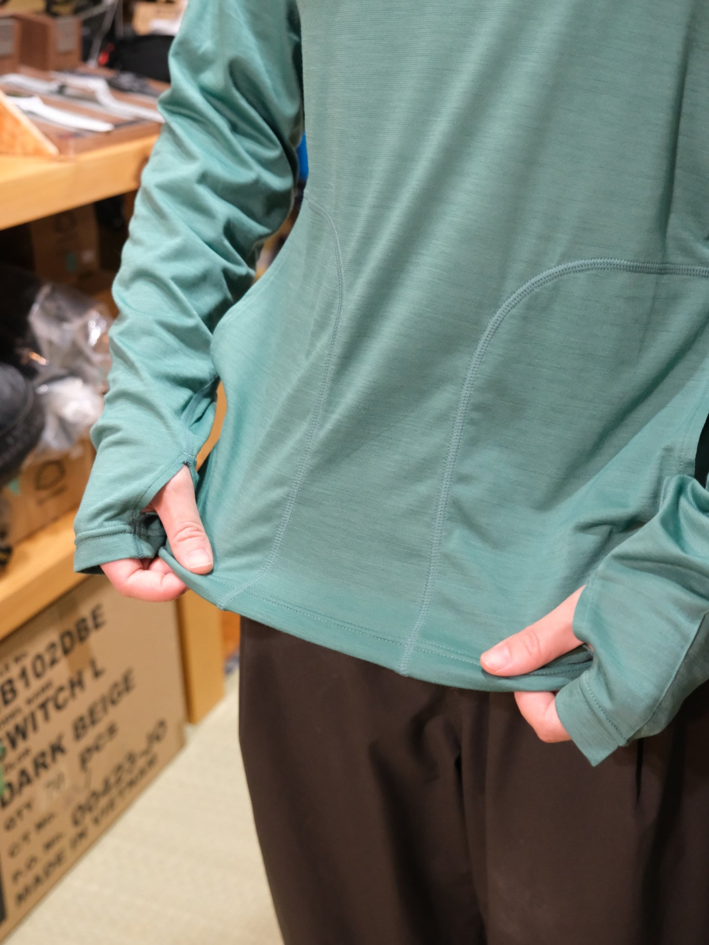 WS Axio Lite Hoody（ウールとポリエステルで防臭・速乾/極薄手で暑くない）【Teton Bros.】