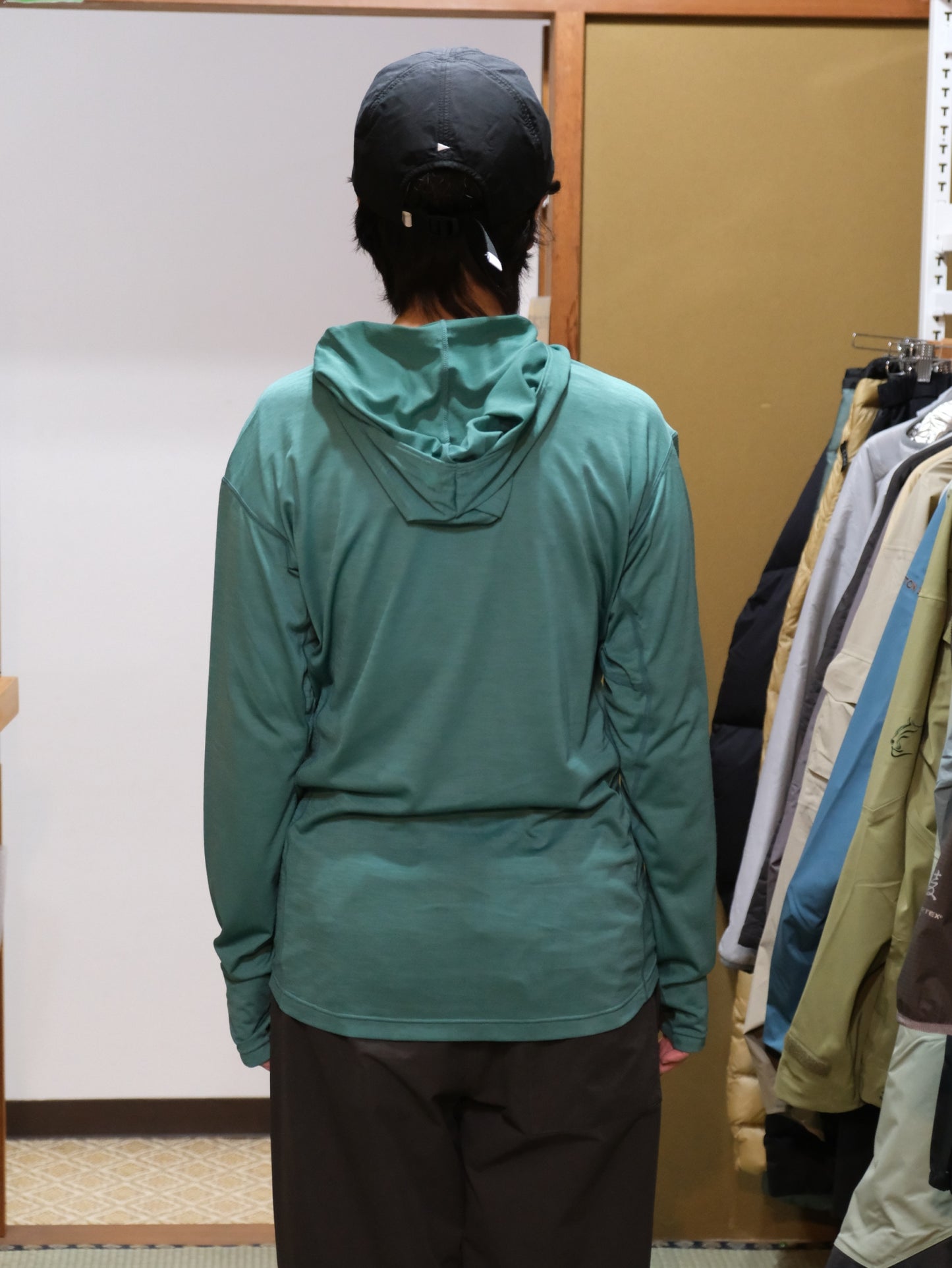 WS Axio Lite Hoody（ウールとポリエステルで防臭・速乾/極薄手で暑くない）【Teton Bros.】