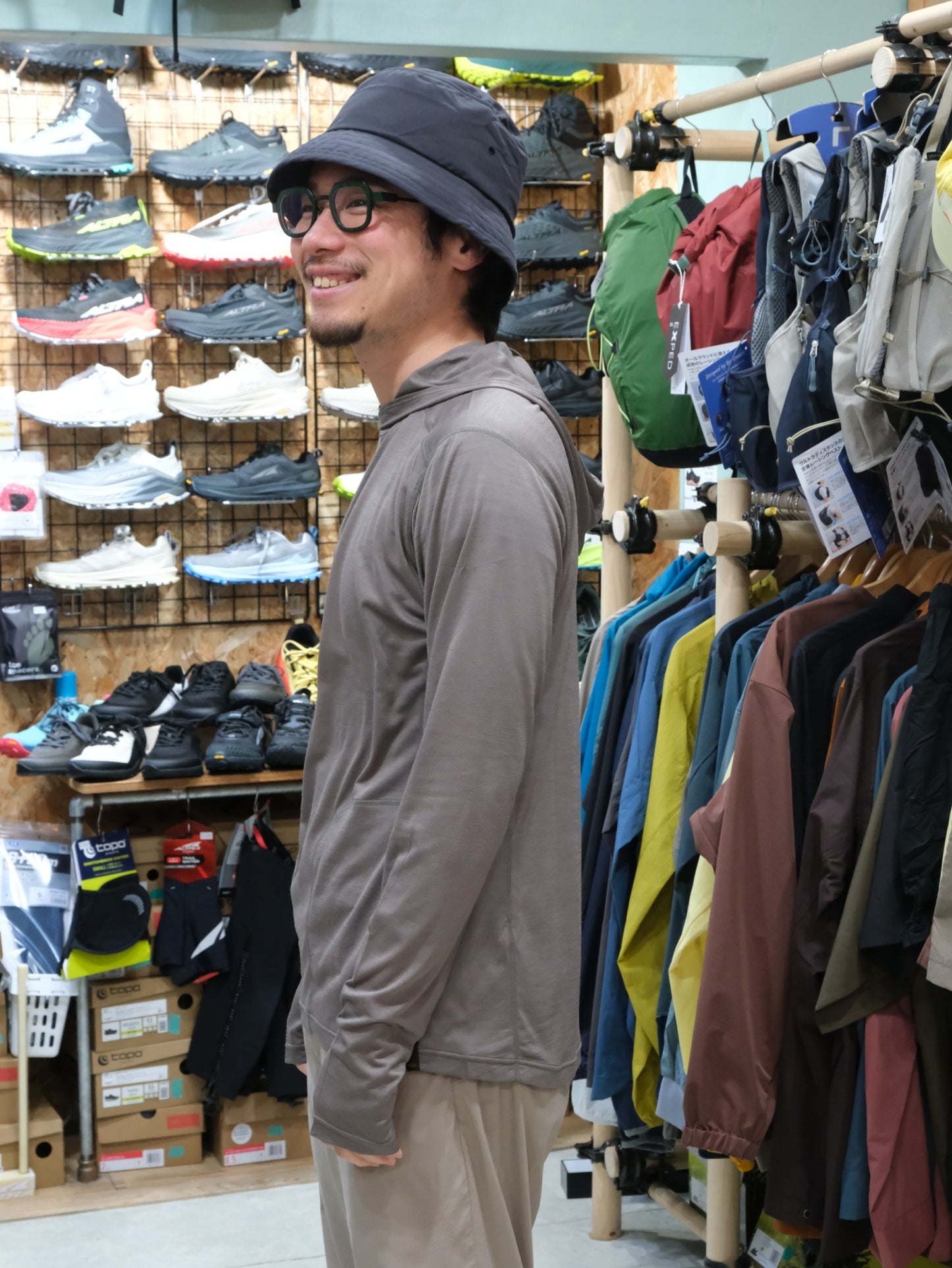Axio Lite Hoody Mens（ウールとポリエステルで防臭・速乾/極薄手で暑くない）【Teton Bros.】