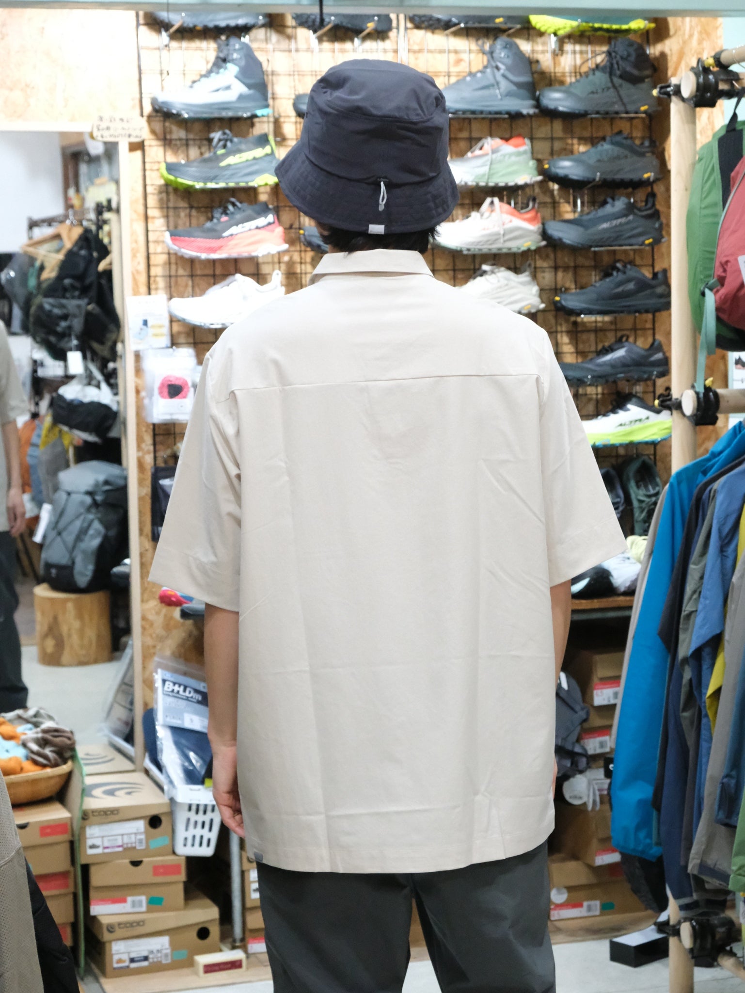 HOUDINI コスモシャツMサイズ HOUDINI M's Cosmo Shirt / フーディニ メンズコスモシャツ