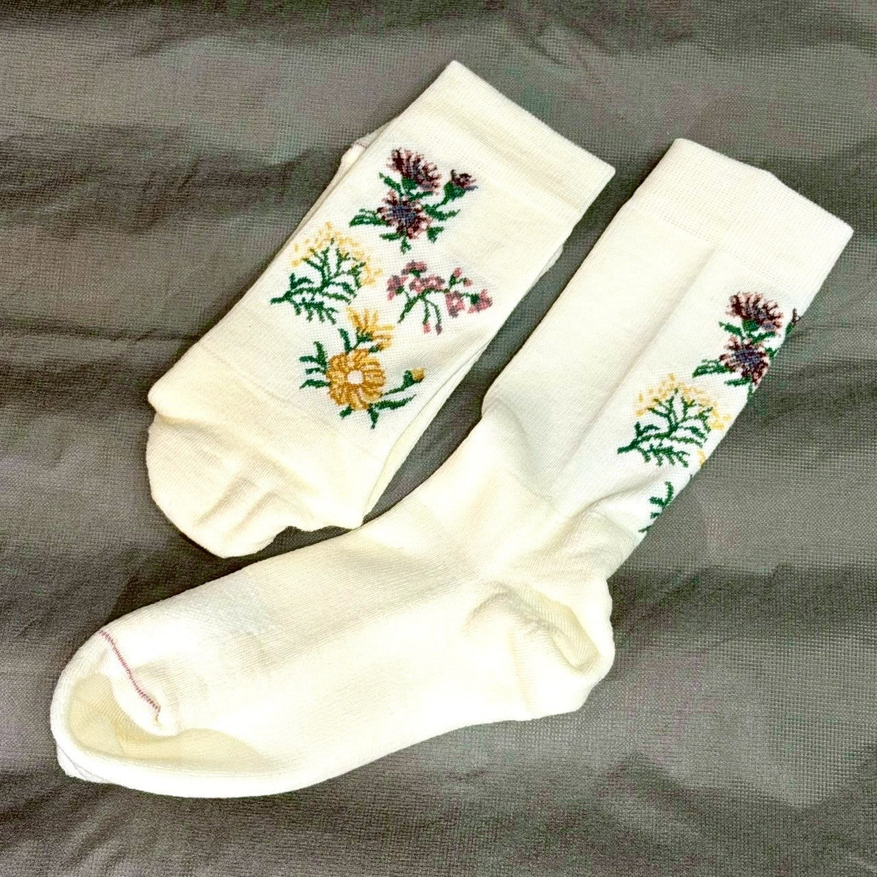高山植物図鑑（耐久性◎／お花の刺繍が可愛いメリノウールソックス