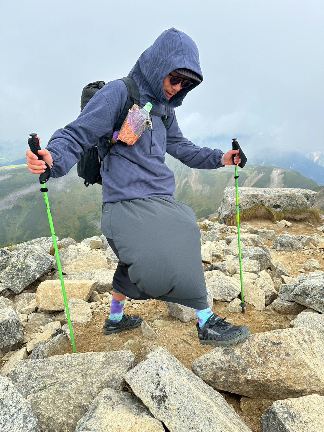 DOUBLECELL PARKA（季節の変わり目の行動着にちょうどいい／フード付きプルオーバー）【STATIC】