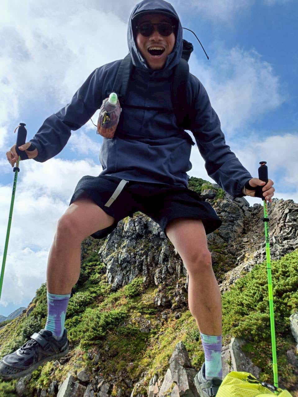 DOUBLECELL PARKA（季節の変わり目の行動着にちょうどいい／フード付きプルオーバー）【STATIC】