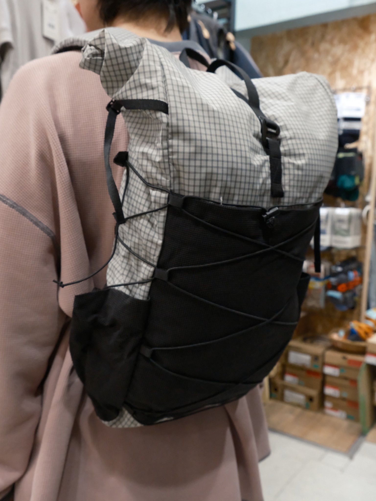 莉空さま専用 URBAN PRO PACK 18L Ultra Grid （普段使いにも最適！軽量コンパクト