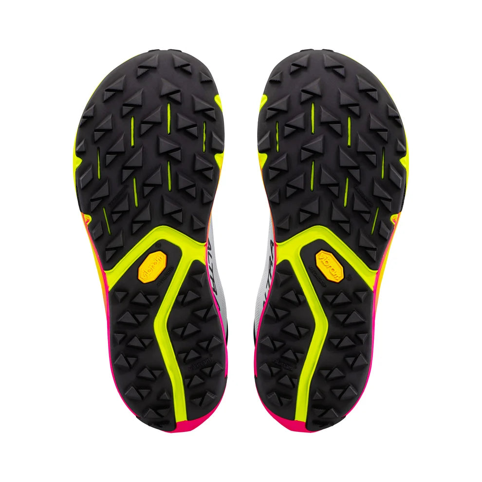 EXPERIENCE WILD 3+ W's（グリップ力が高い/足幅細めの方にも合いやすい）【ALTRA】