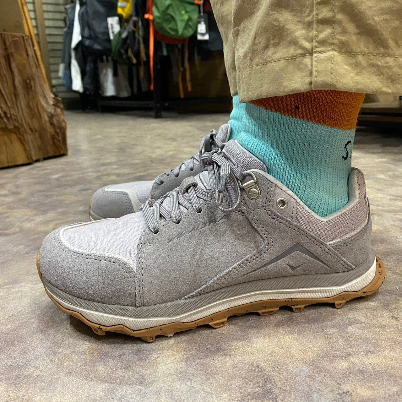 LONE PEAK ALPINE W’s（ハイキング・トレッキングに特化したモデル）【ALTRA】