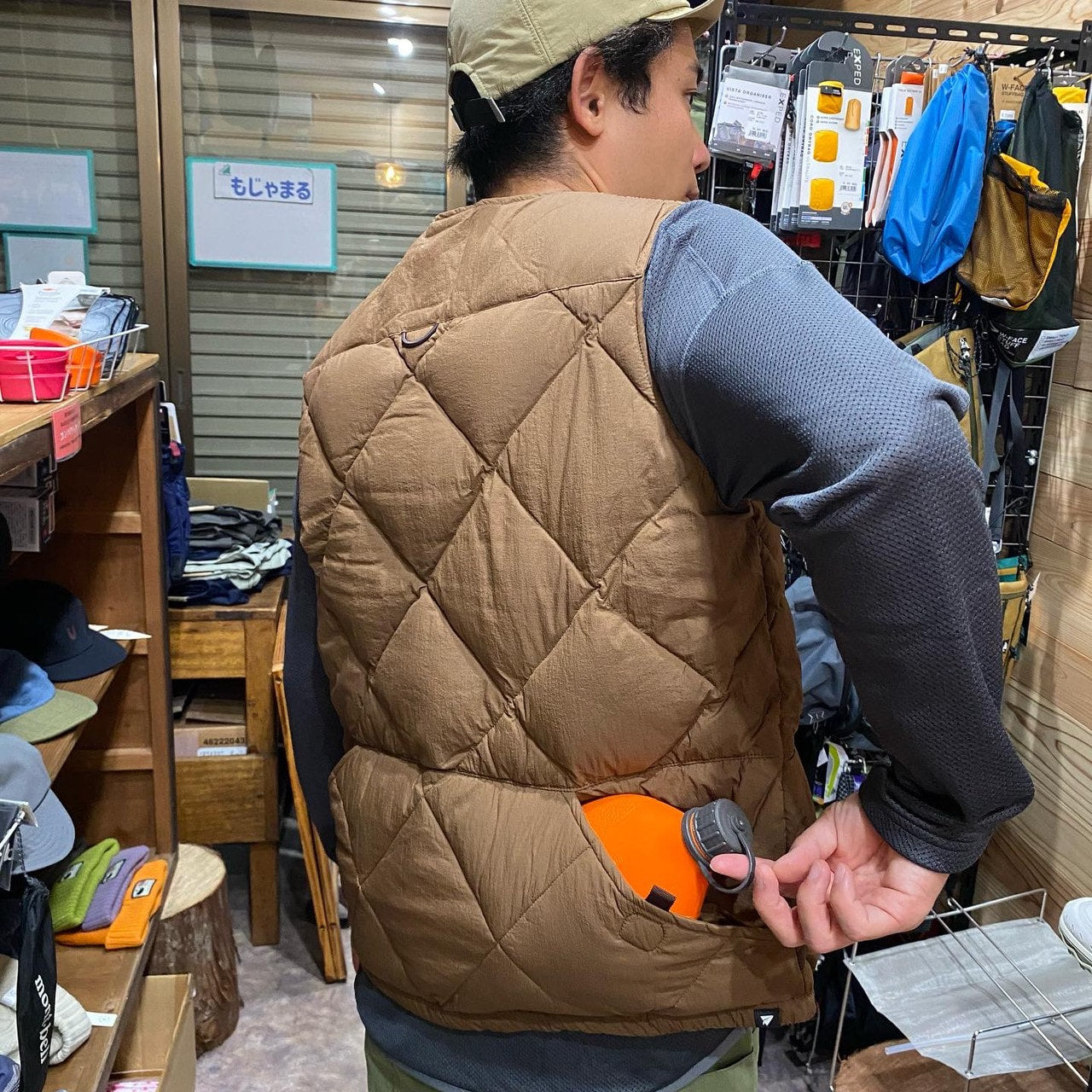 MIDDLE LAYER DOWN VEST（700FPダウン）【PAPERSKY】