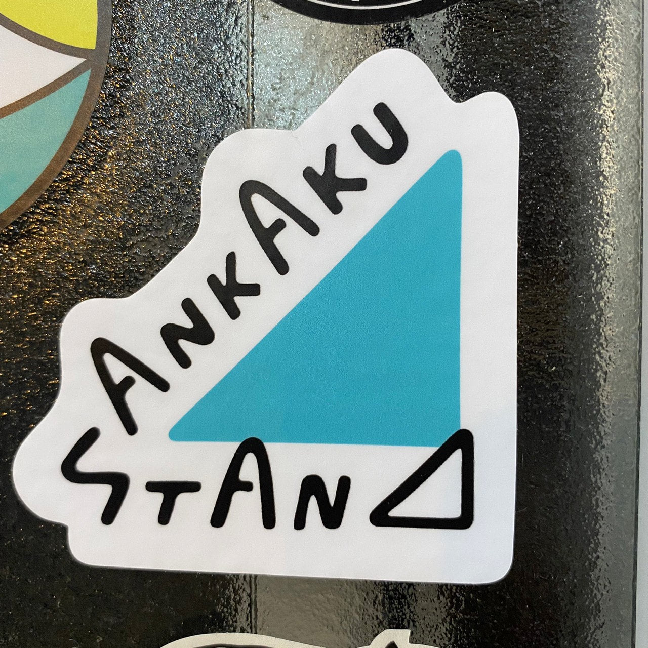 オリジナルステッカー（SANKAKU STANDロゴ）【SANKAKU STAND】
