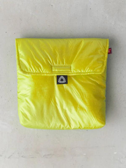 P.I.POUCH（Primaloftの保温保冷ポーチ）【Trail Bum】